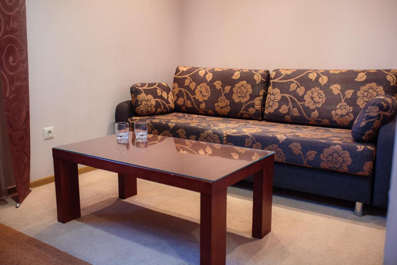 Euro Motel Lyuboml Екстериор снимка