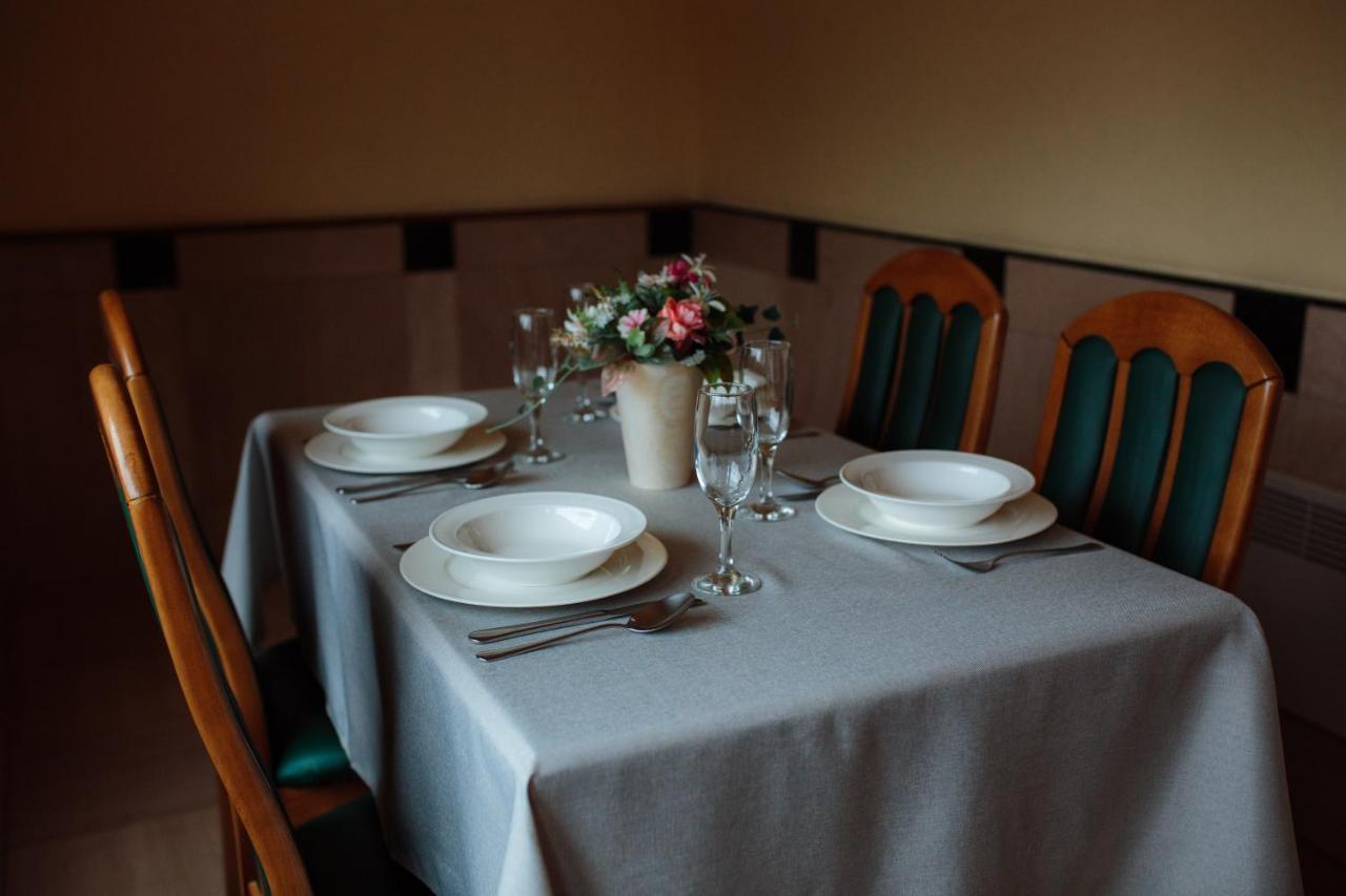 Euro Motel Lyuboml Екстериор снимка