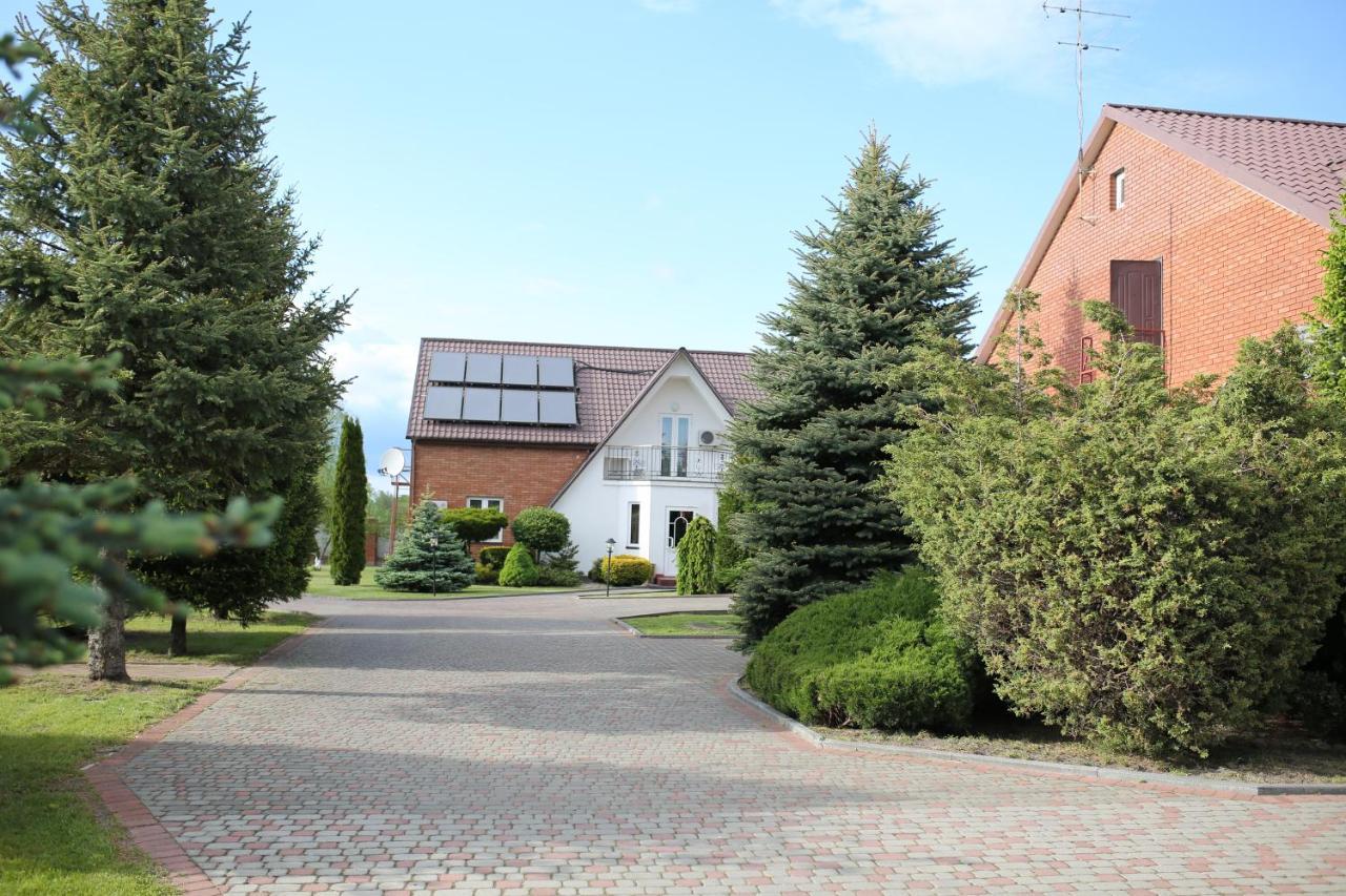 Euro Motel Lyuboml Екстериор снимка