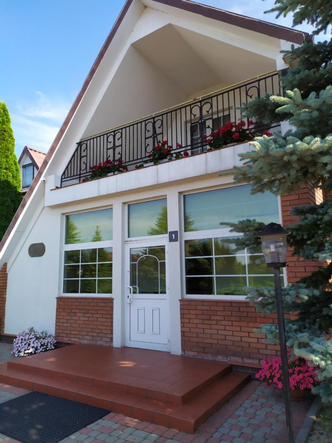 Euro Motel Lyuboml Екстериор снимка