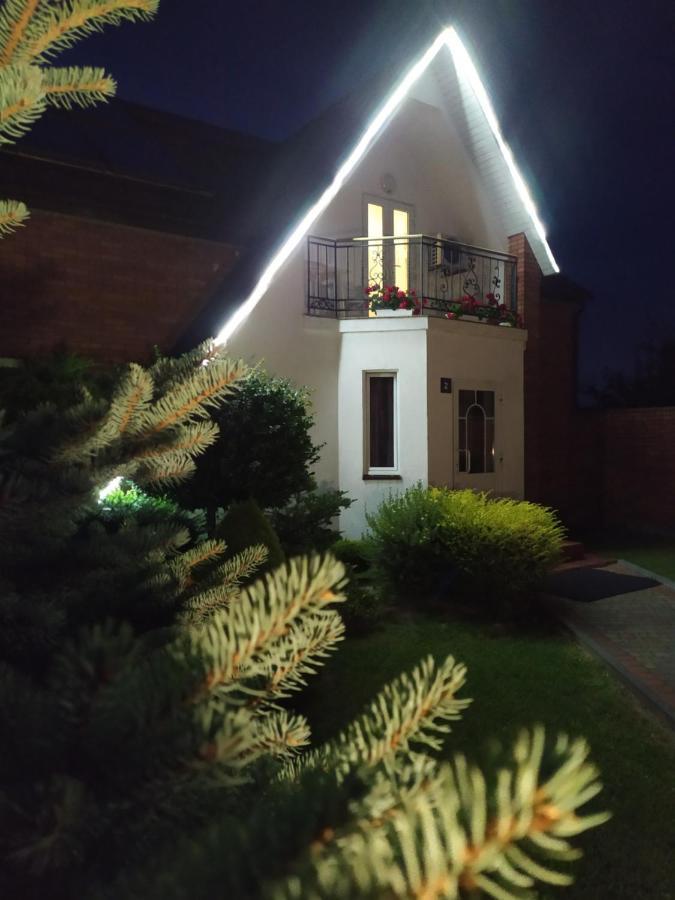 Euro Motel Lyuboml Екстериор снимка