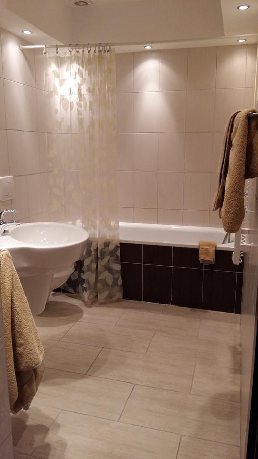 Euro Motel Lyuboml Екстериор снимка